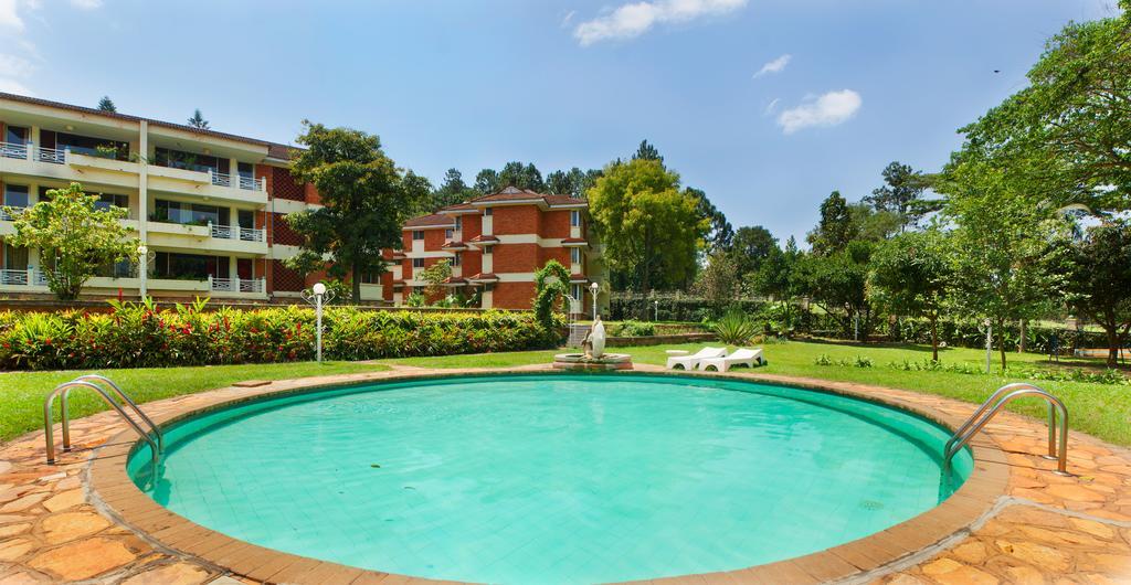 Golf Course Apartments 캄팔라 외부 사진