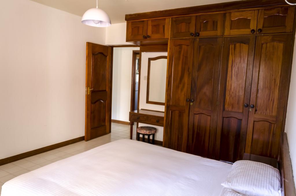 Golf Course Apartments 캄팔라 외부 사진