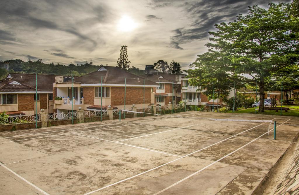 Golf Course Apartments 캄팔라 외부 사진