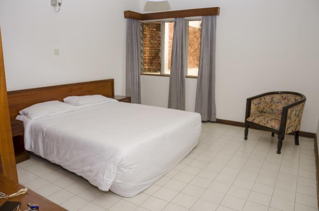 Golf Course Apartments 캄팔라 외부 사진