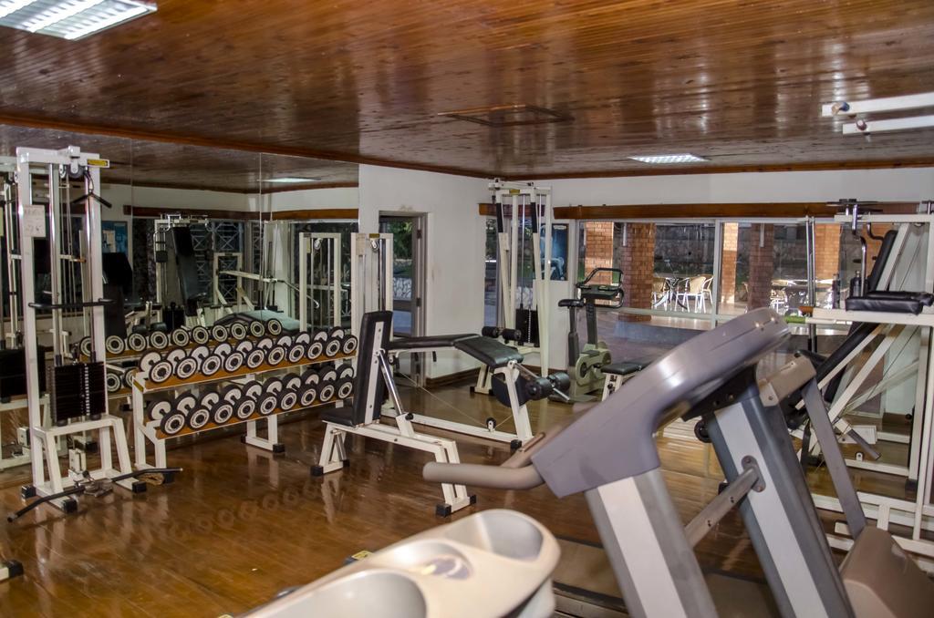 Golf Course Apartments 캄팔라 외부 사진