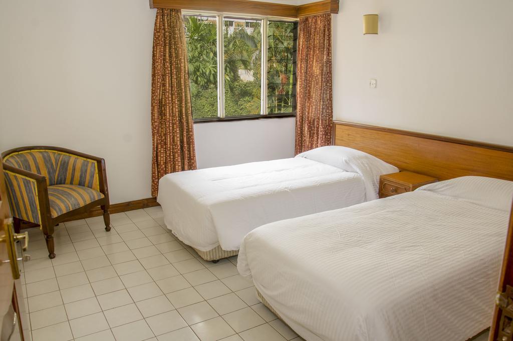 Golf Course Apartments 캄팔라 외부 사진