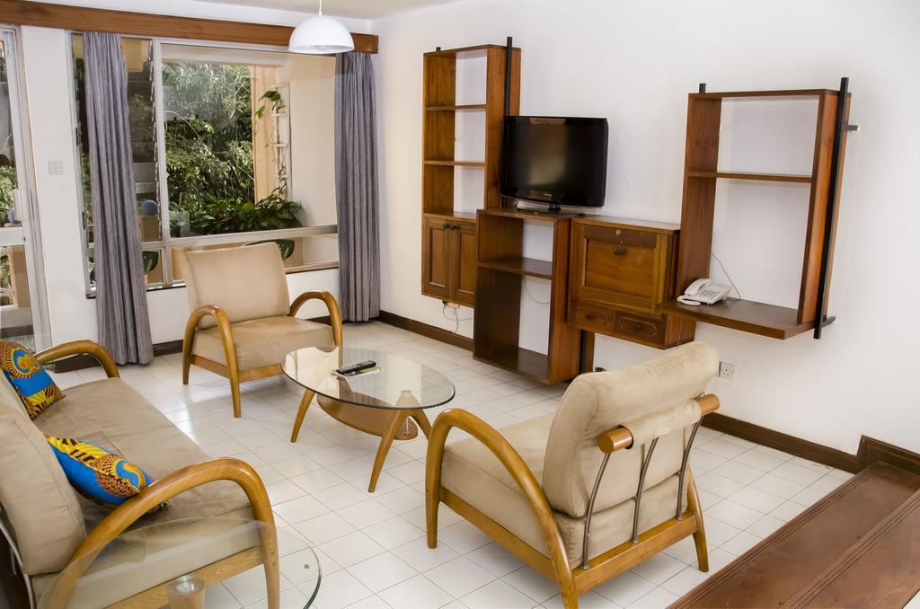 Golf Course Apartments 캄팔라 외부 사진