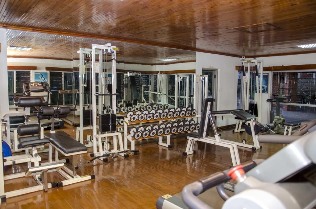 Golf Course Apartments 캄팔라 외부 사진